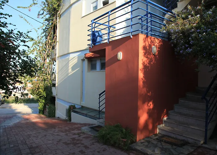 Heliotopos Apartmanhotel Toló