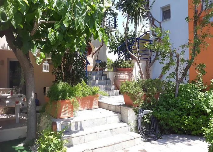 Heliotopos Apartmanhotel Toló